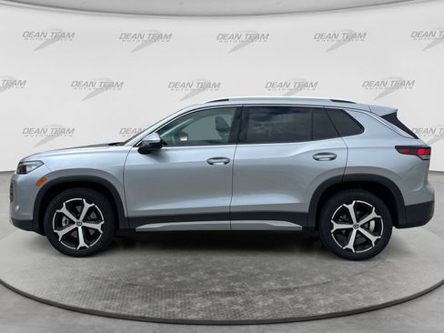 Certified 2025 Volkswagen Tiguan SE AWD/4WD image 5