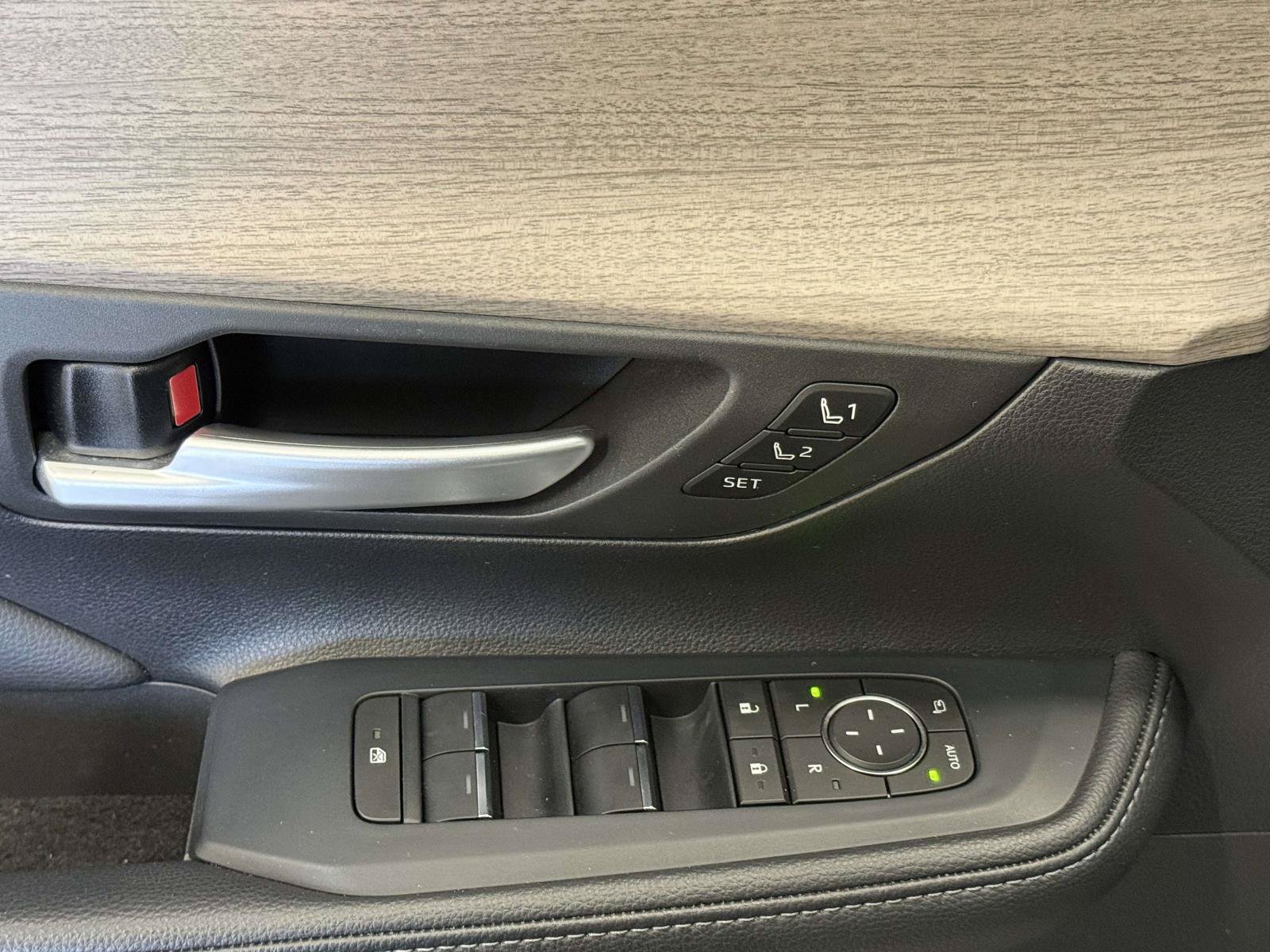 Used 2024 Toyota Grand Highlander AWD image 21