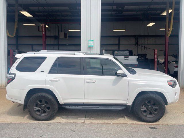 Used 2018 Toyota 4Runner SR5 Premium RWD image 4