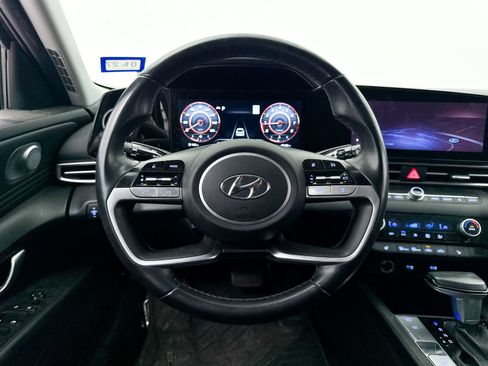 Used 2023 Hyundai Elantra SEL w/ Convenience Package FWD image 3