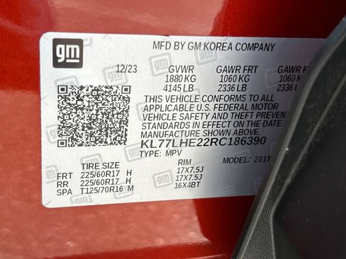 Used 2024 Chevrolet Trax LT w/ Driver Confidence Package FWD image 32