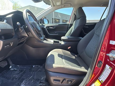 Used 2024 Toyota RAV4 XLE image 9