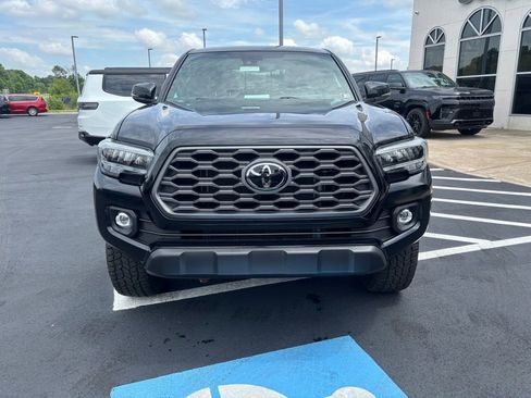 Used 2022 Toyota Tacoma TRD Off-Road w/ Technology Package AWD/4WD image 4
