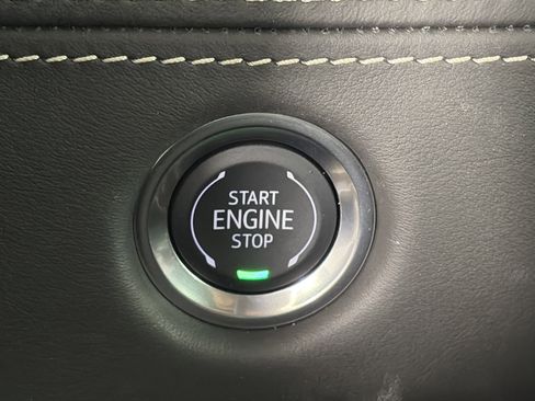 Used 2025 Cadillac Escalade Sport Platinum image 32