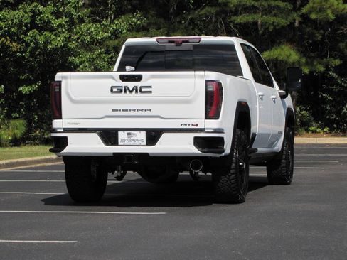 Used 2024 GMC Sierra 2500 AT4 w/ AT4 Premium Plus Package AWD/4WD image 10