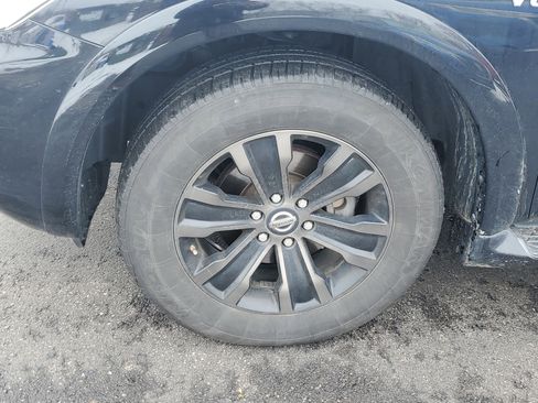 Used 2019 Nissan Armada Platinum image 10