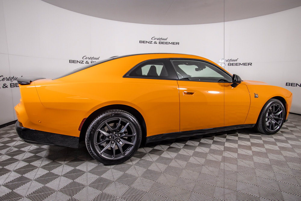 Used 2026 Dodge Charger Scat Pack AWD/4WD image 4