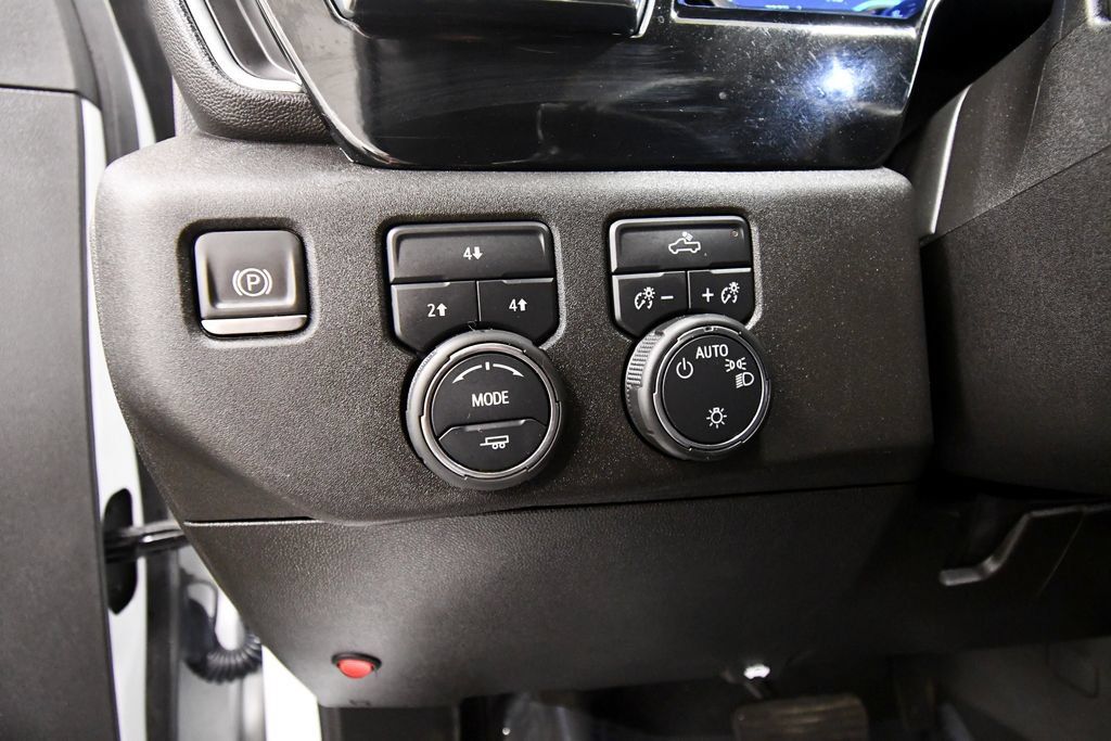 Used 2024 Chevrolet Silverado 2500 LT AWD/4WD image 18