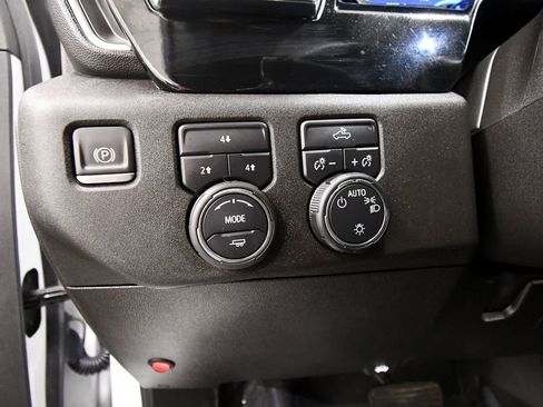 Used 2024 Chevrolet Silverado 2500 LT image 18