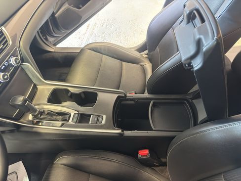 Used 2018 Honda Accord Sport image 19