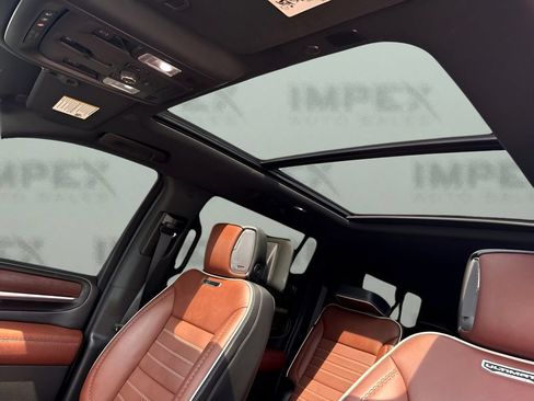 Used 2023 GMC Yukon XL Denali Ultimate AWD/4WD image 13