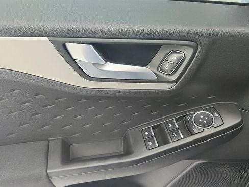 Used 2020 Ford Escape SE FWD image 17