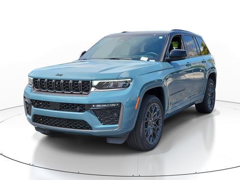 New 2026 Jeep Grand Cherokee Summit AWD/4WD image 3