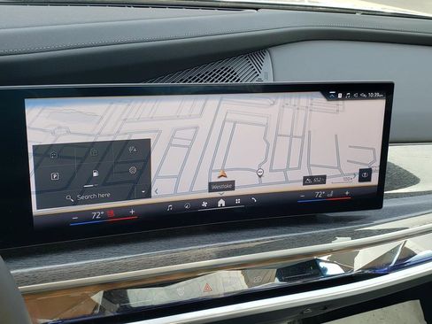 Used 2025 BMW 760i xDrive w/ Executive Package image 23