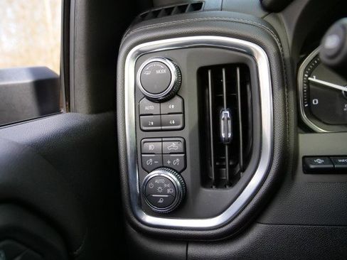 Used 2023 GMC Sierra 2500 Denali w/ Denali Black Diamond Edition image 23