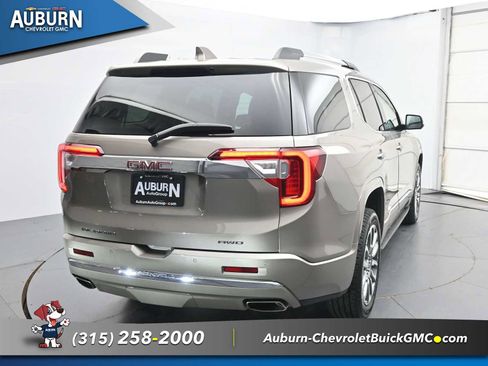 Used 2023 GMC Acadia Denali w/ Denali Technology Package AWD/4WD image 3