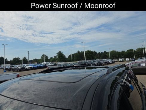 Used 2024 Chevrolet Traverse Z71 w/ LPO, Floor Liner Package AWD/4WD image 10