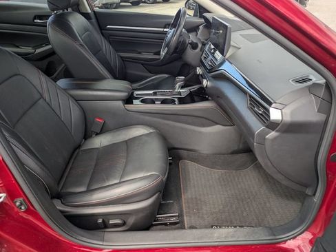 Used 2023 Nissan Altima 2.5 SR w/ SR Premium Package FWD image 29