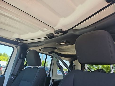Used 2018 Jeep Wrangler Unlimited Sport S AWD/4WD image 16