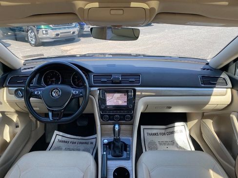 Used 2018 Volkswagen Passat 2.0T SE image 21