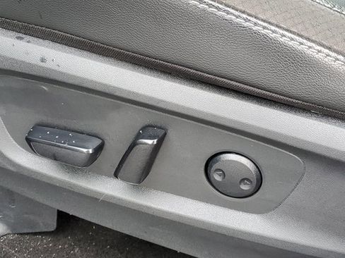 Certified 2025 Nissan Pathfinder SL image 6