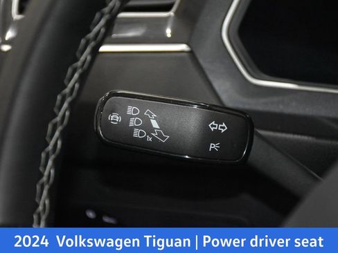 Used 2024 Volkswagen Tiguan SE image 10
