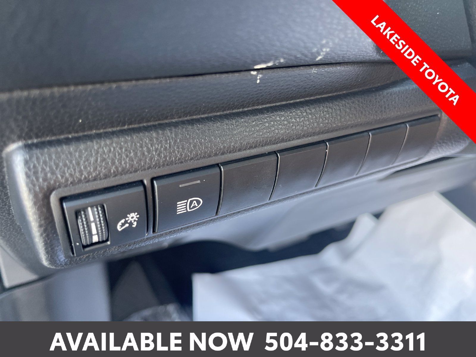 Used 2026 Toyota Corolla SE w/ SE Package FWD image 25