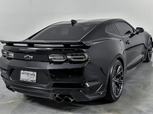 Used 2019 Chevrolet Camaro ZL1 RWD image 12