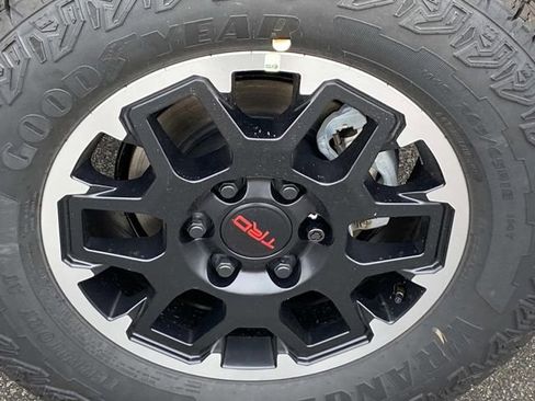 New 2026 Toyota Tacoma TRD Off-Road AWD/4WD image 6