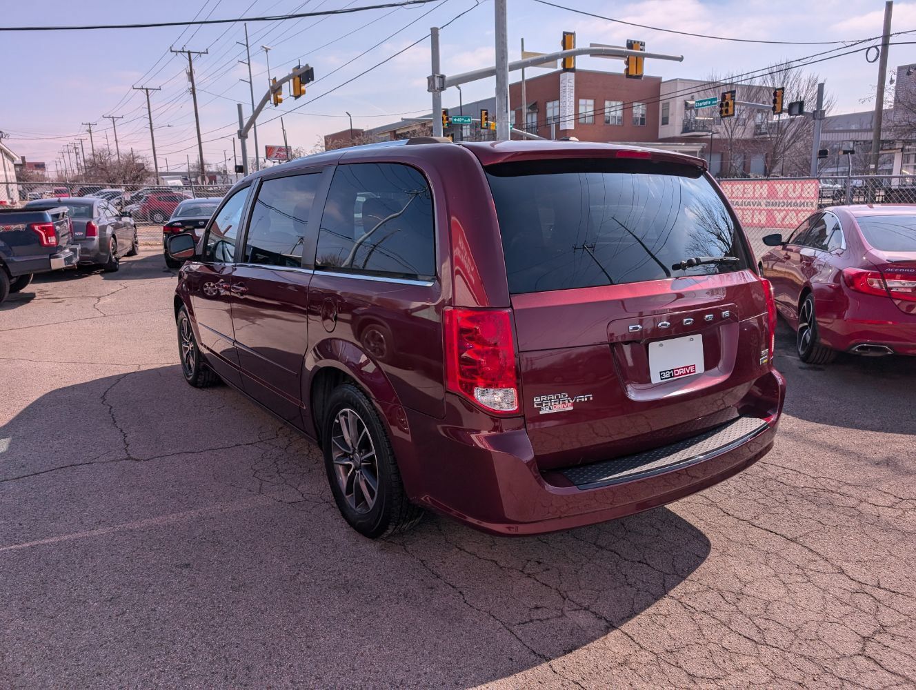Used 2017 Dodge Grand Caravan SXT FWD image 8