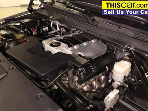 Used 2017 Cadillac Escalade Platinum image 26