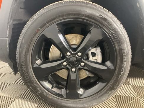 Used 2022 Jeep Grand Cherokee L Limited w/ Luxury Tech Group II image 23