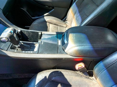 Used 2010 Ford Taurus SHO image 17