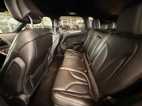 Used 2019 Lincoln MKC Premiere image 28