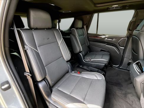 Used 2024 Cadillac Escalade Premium Luxury RWD image 18