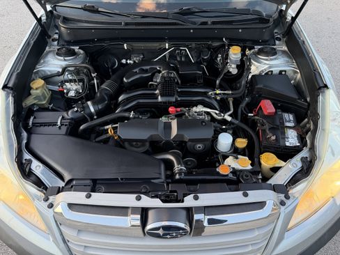 Used 2014 Subaru Outback 2.5i w/ Alloy Wheel Package image 6