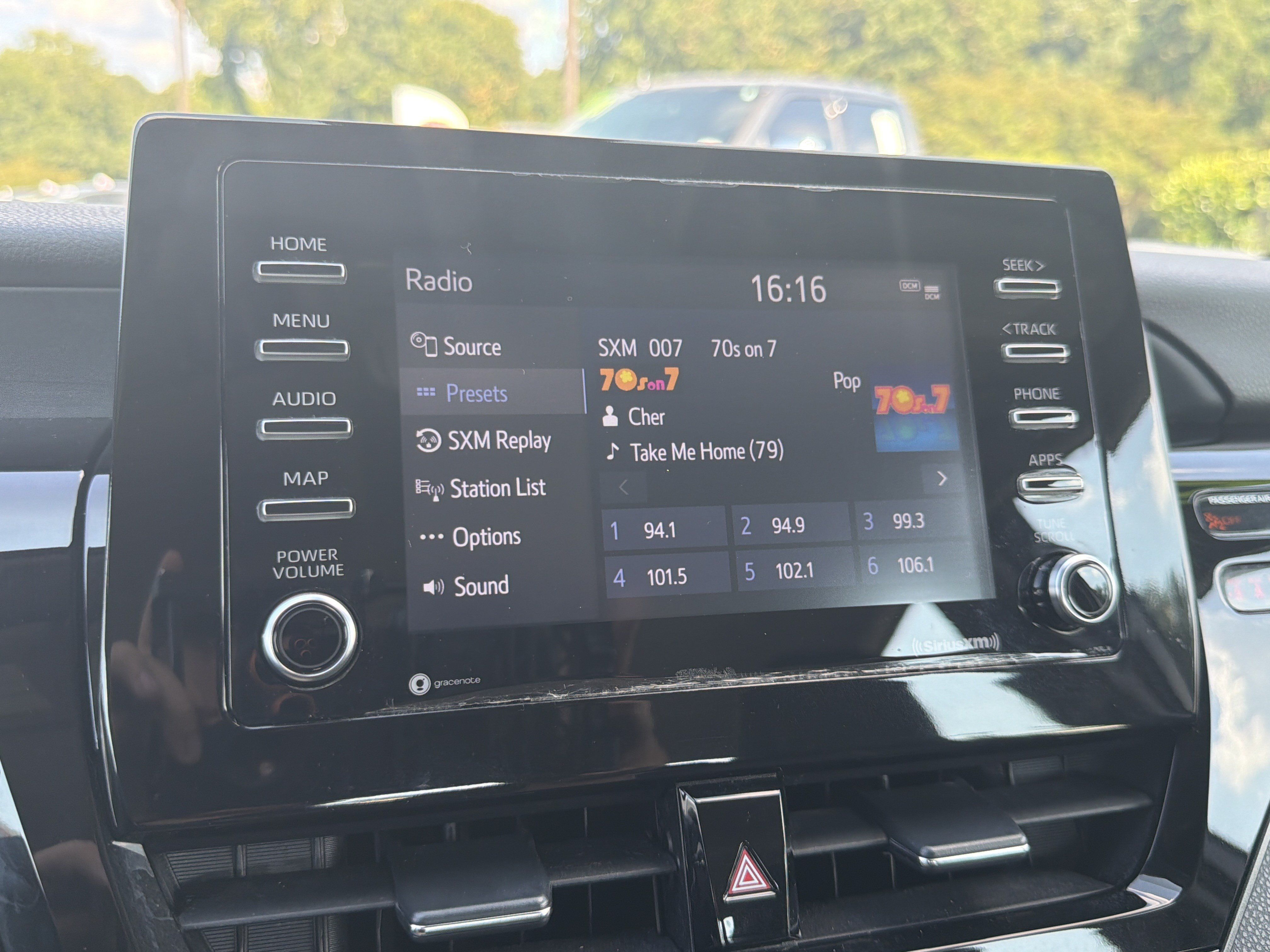 Used 2021 Toyota Camry SE FWD image 6