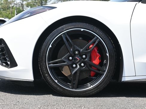 Used 2022 Chevrolet Corvette Stingray Preferred Conv w/ Z51 Performance Package RWD image 11