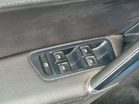 Used 2015 Volkswagen e-Golf SEL Premium FWD image 14