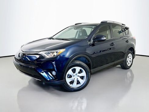 Used 2018 Toyota RAV4 XLE image 3