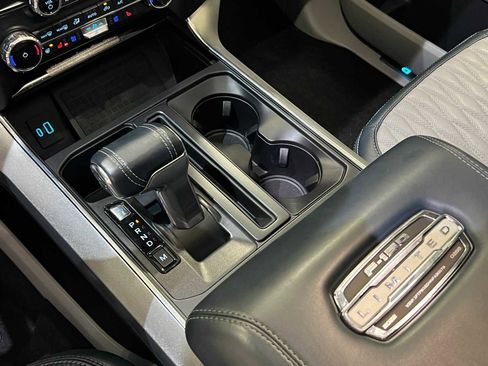Used 2022 Ford F150 Limited image 23