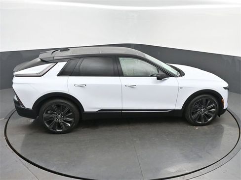 New 2026 Cadillac Lyriq Signature Sport image 43