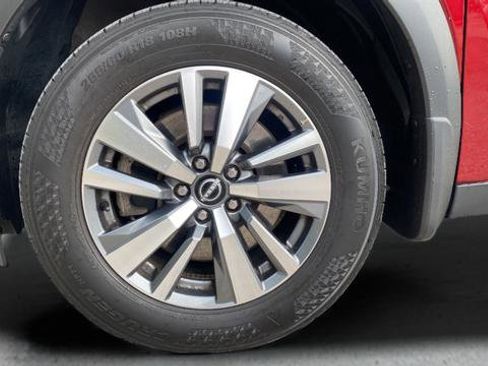 Used 2023 Nissan Pathfinder SL AWD/4WD image 45