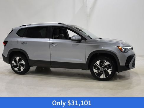 New 2026 Volkswagen Taos SE AWD/4WD image 3
