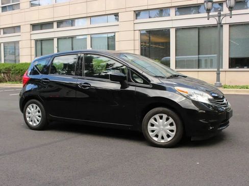Used 2016 Nissan Versa Note SV FWD image 2