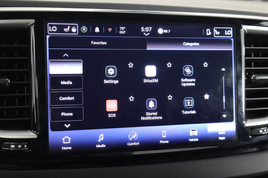 Used 2025 Chrysler Pacifica Select FWD image 38