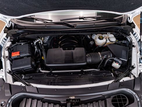 Used 2025 Chevrolet Suburban RST w/ Comfort Package image 31