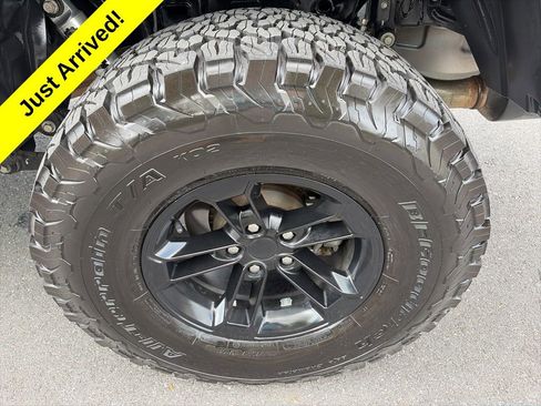 Used 2020 Jeep Gladiator Sport w/ Quick Order Package 24S AWD/4WD image 19
