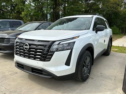 New 2026 Nissan Pathfinder SV w/ SV Premium Package