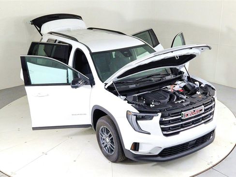 New 2025 GMC Acadia Elevation image 24